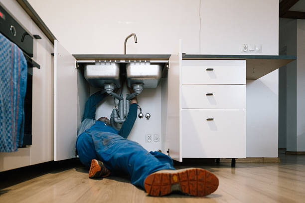 Professional Leak Detection technician working in Saratoga, NC